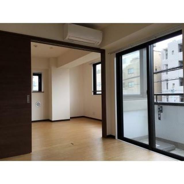 ※写真は同タイプ住戸です。(居間)