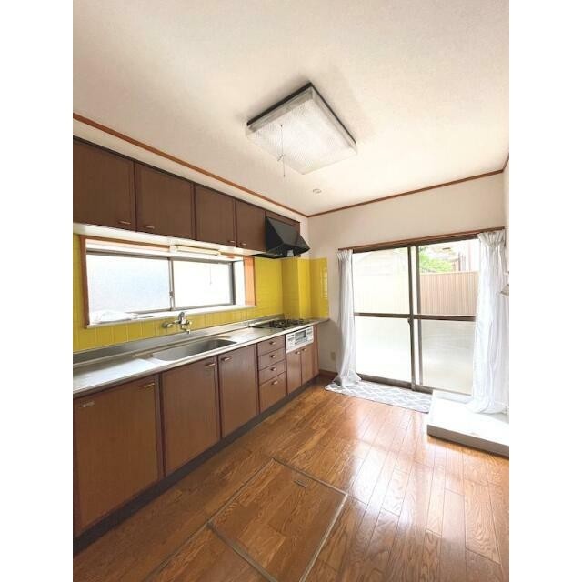 3口コンロとグリル付きの広いキッチン♪(キッチン)