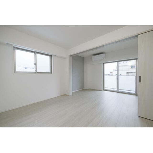 ※写真は同タイプ住戸です。(居間)