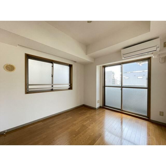 (居間)