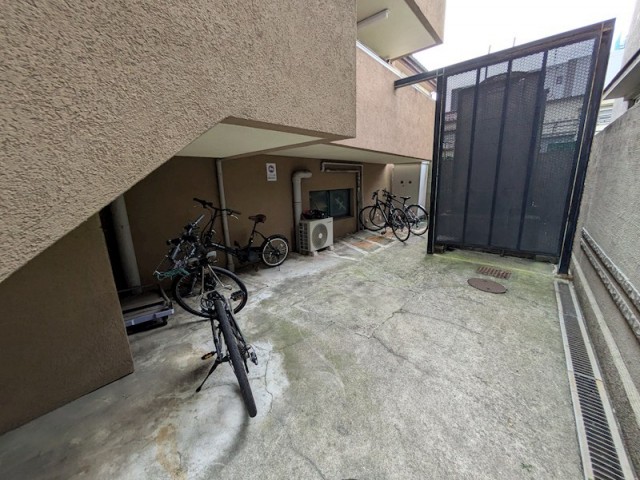 (居間)