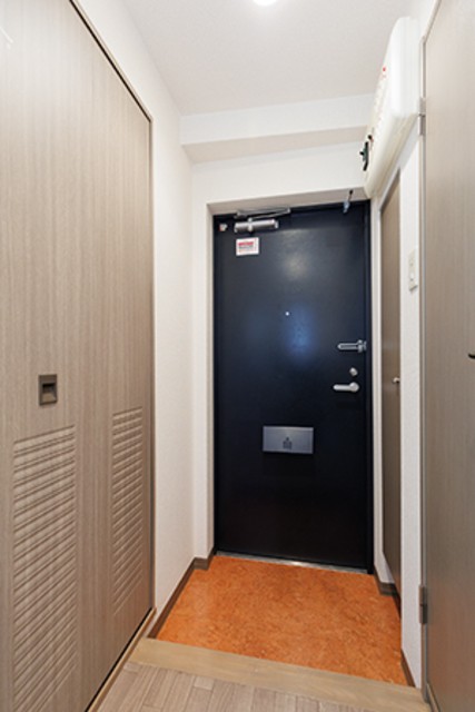 ※写真は同タイプ住戸です。(玄関)