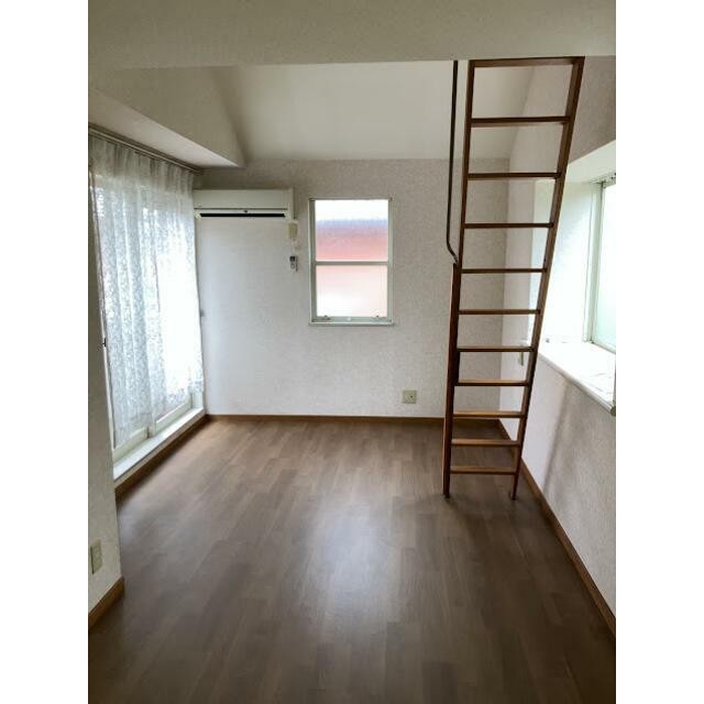 (居間)