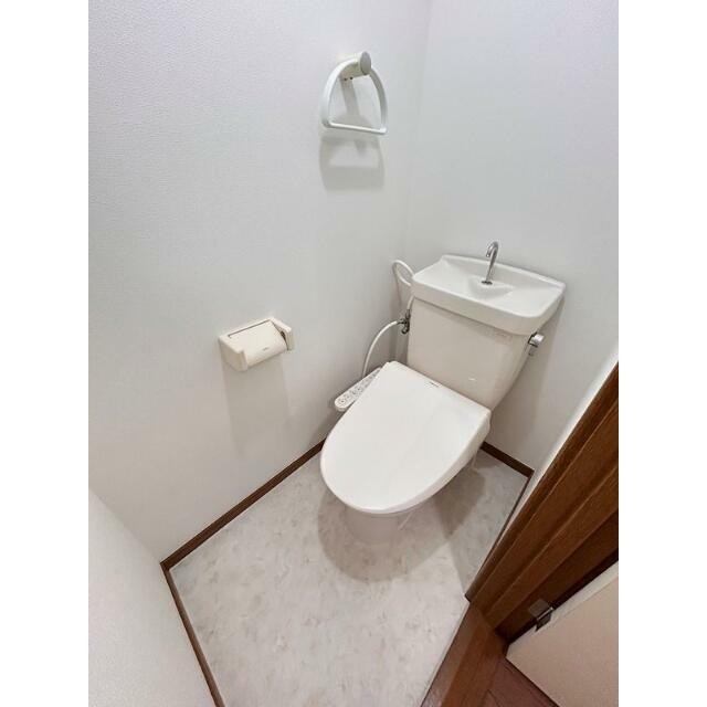 温水洗浄便座(内装)