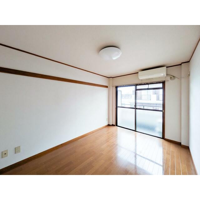 (居間)