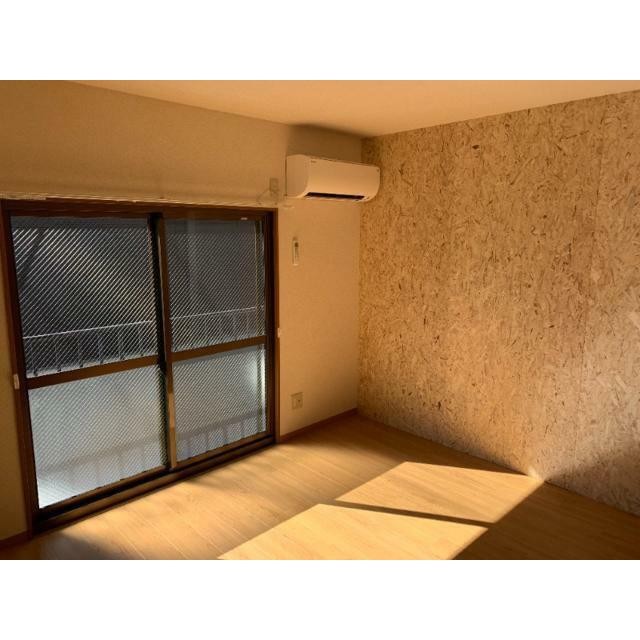 (居間)
