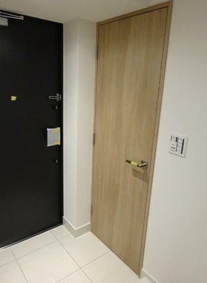 ※同仕様写真含む(玄関)