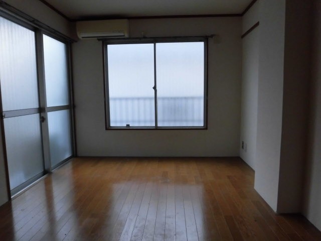 (居間)