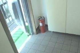 (玄関)