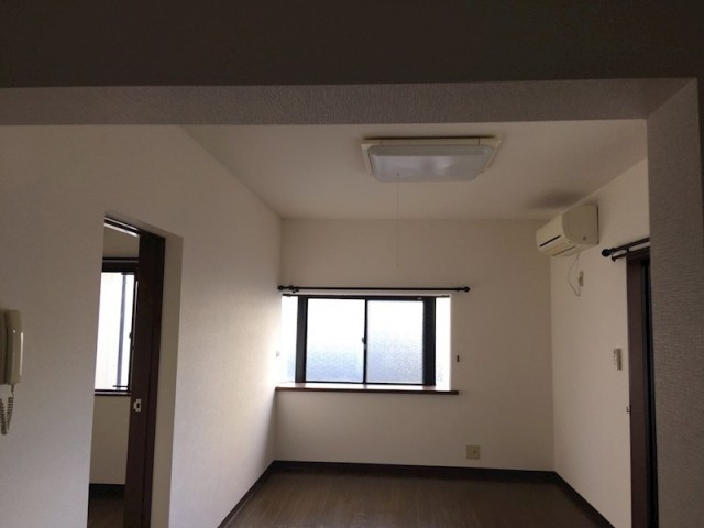 (居間)