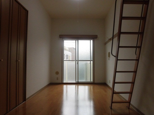 (居間)