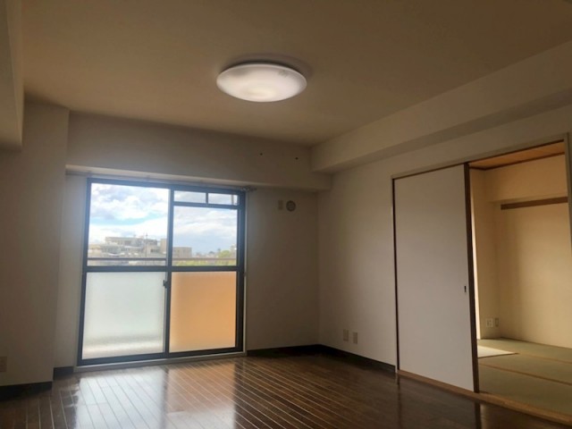 (居間)