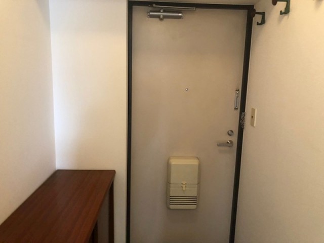 (玄関)