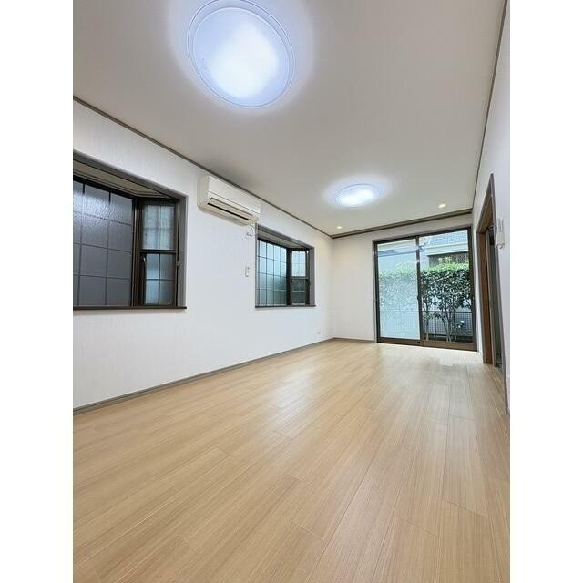 (居間)