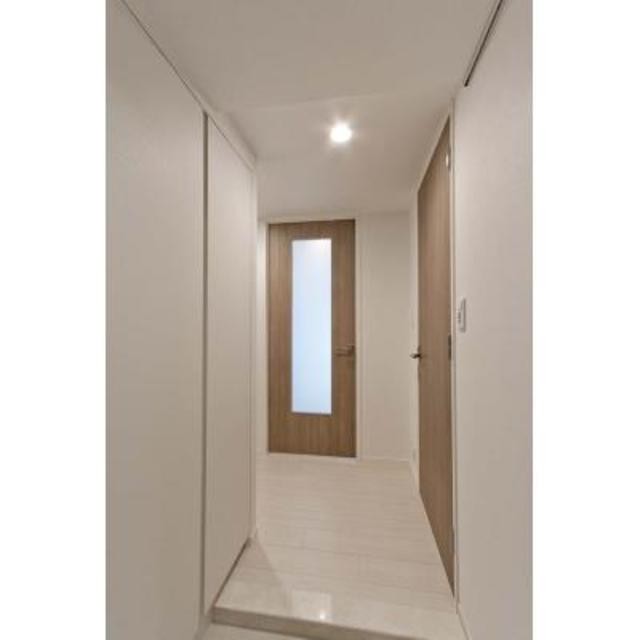 ※写真は同タイプ住戸です。(玄関)