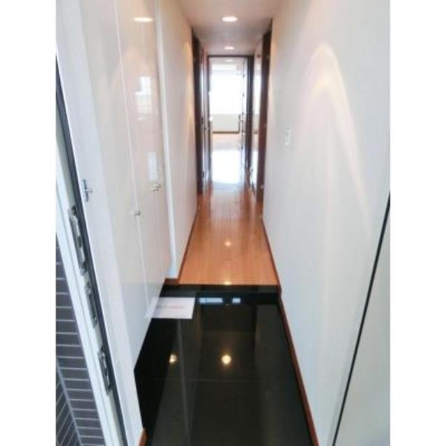 ※写真は同タイプ住戸です。(玄関)