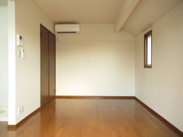 (居間)