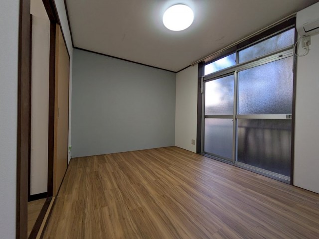 (居間)