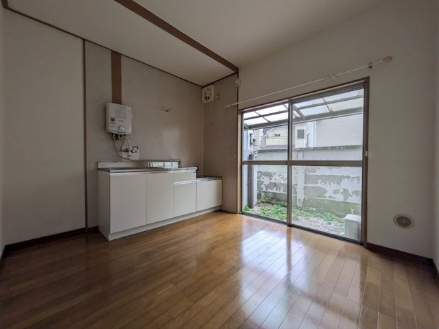 (居間)