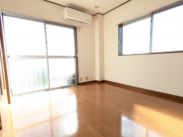 (居間)