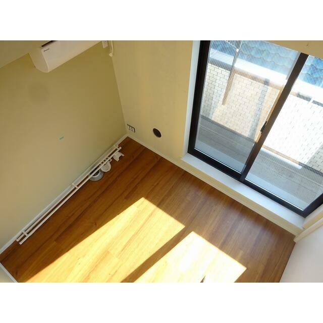 同建物、別部屋の写真を使用しております。(居間)