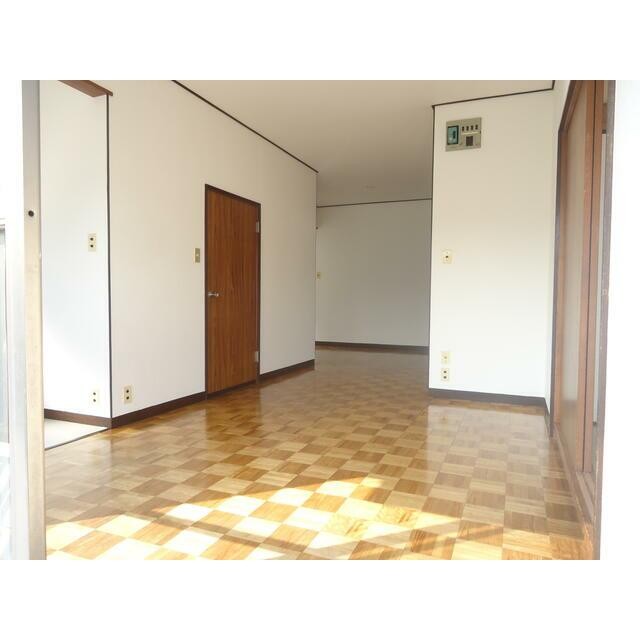 (居間)