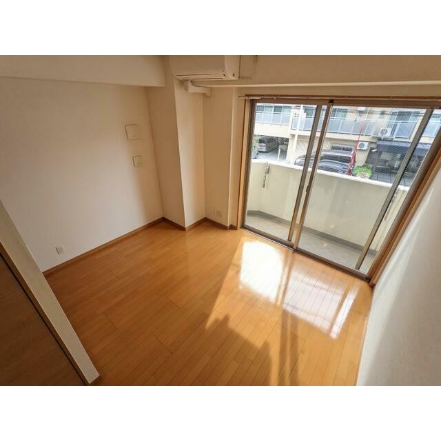 (居間)