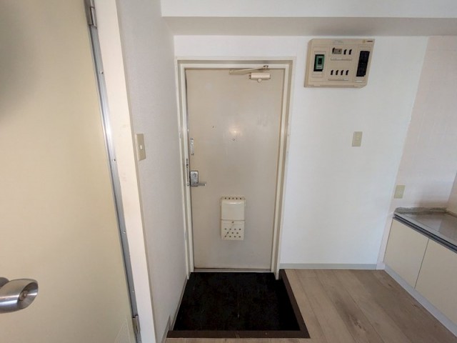 (玄関)