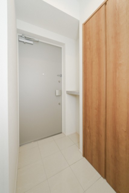 ※写真は同タイプ住戸です。(玄関)