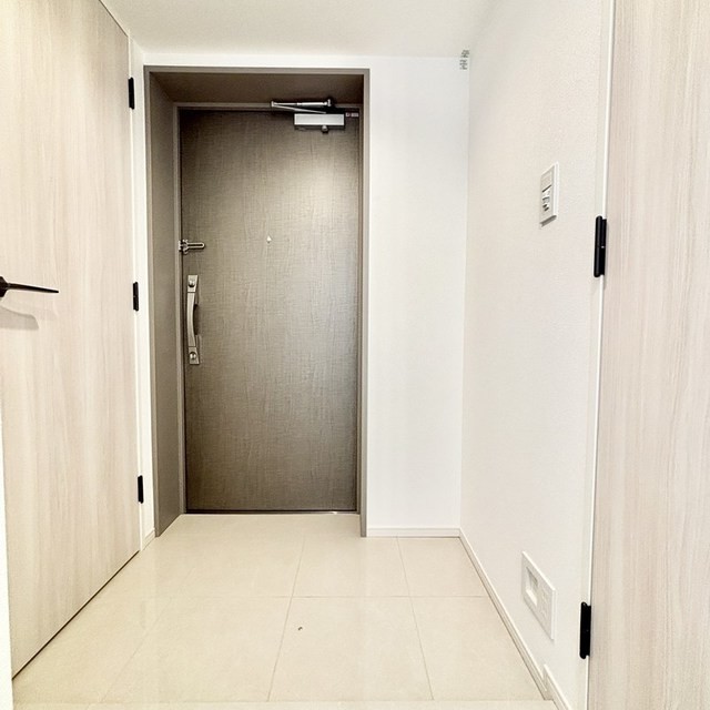 ※写真は同タイプ住戸です。(玄関)
