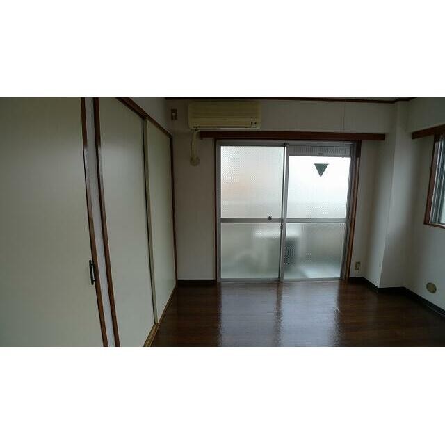 (居間)