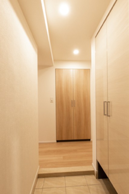 ※写真は同タイプ住戸です。(玄関)
