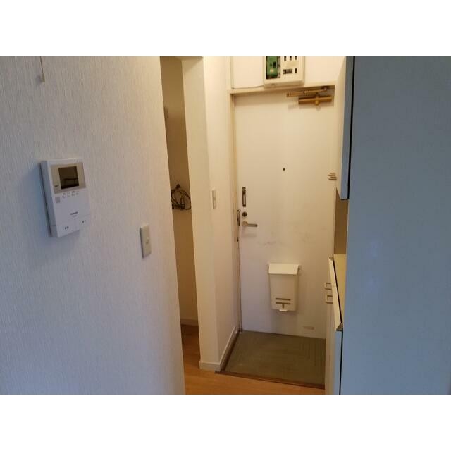 (玄関)