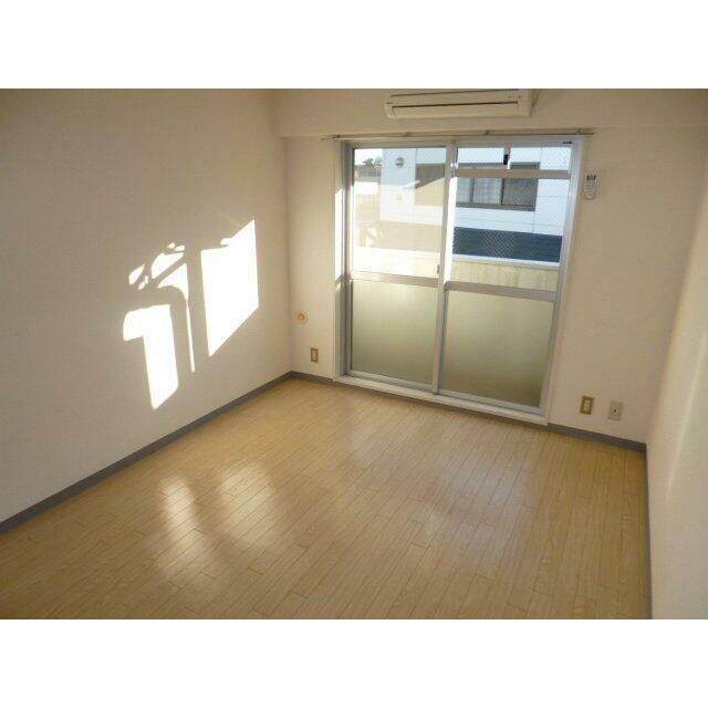 洋室6帖(居間)