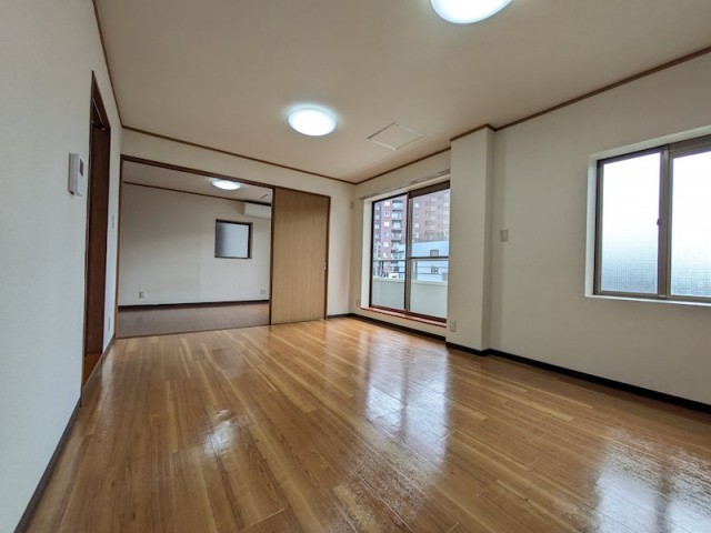 (居間)
