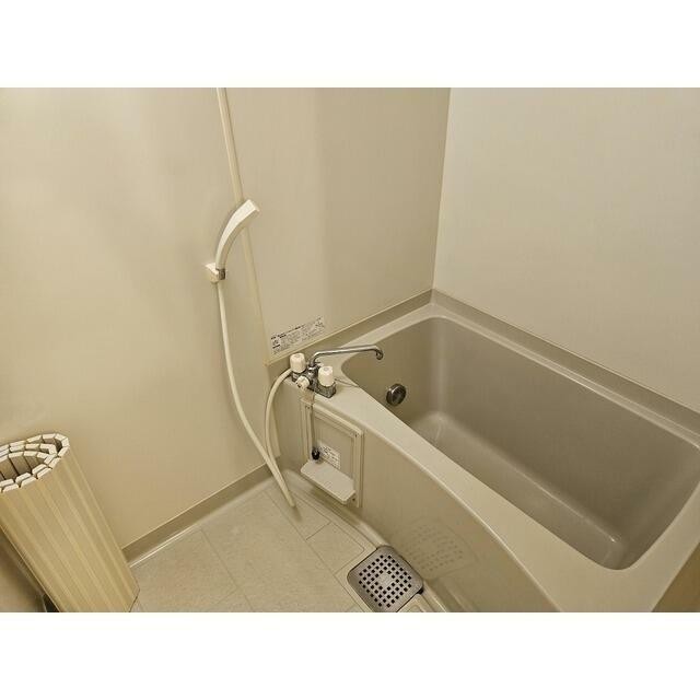 追い焚き機能付きバスです♪※退去時のお写真です。現況優先(風呂)