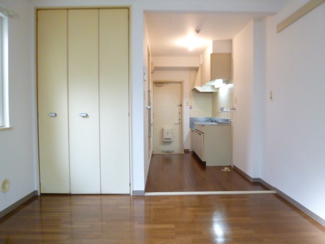 (居間)