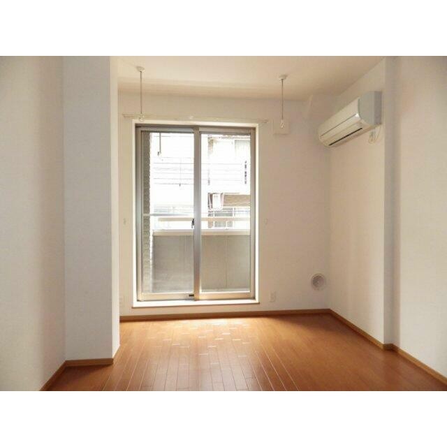 ※写真は別部屋です。(居間)