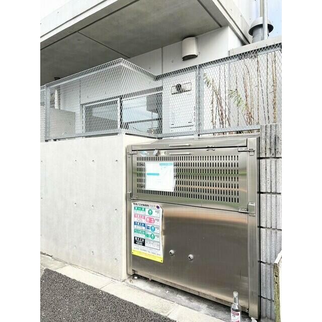 敷地内ゴミ置き場