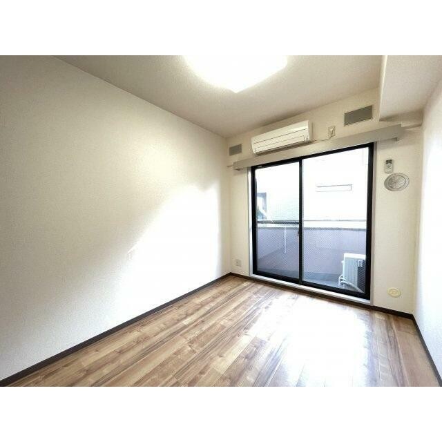 (居間)