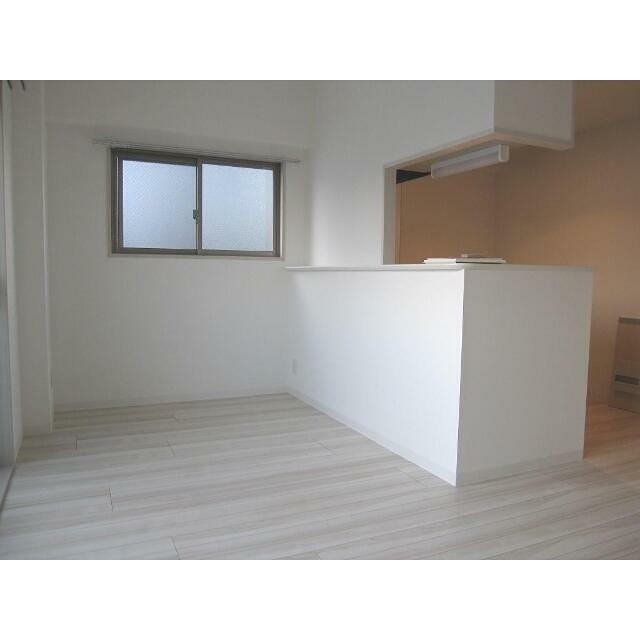 (居間)