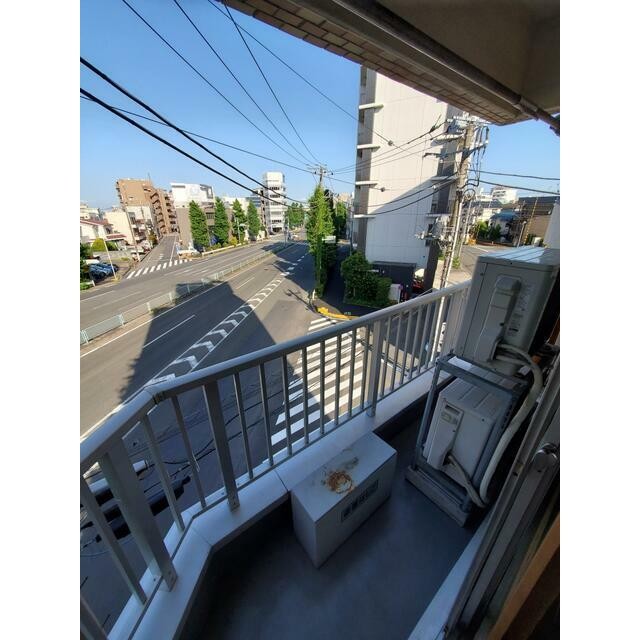 居室側は2部屋とも2重サッシとなっております。