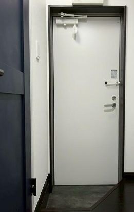 (玄関)