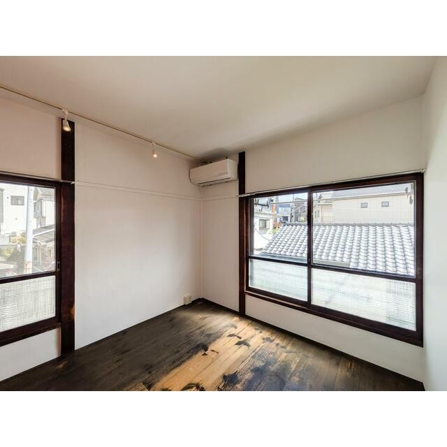 202号室の写真です。(居間)