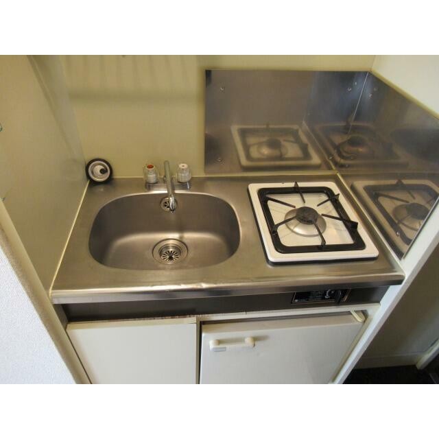 同建物、別部屋の写真を使用しております。(キッチン)
