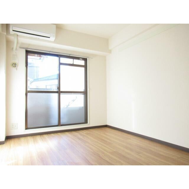 同建物、別部屋の写真を使用しております。(居間)