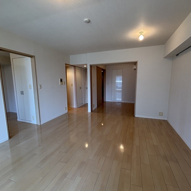 ※写真は同タイプ住戸です。(居間)