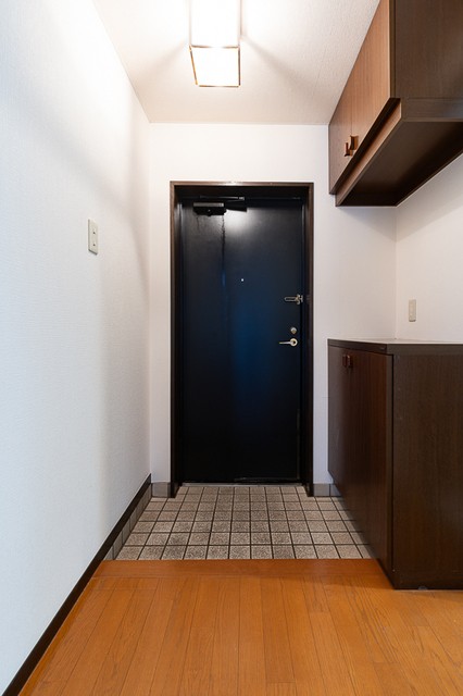 ※写真は同タイプ住戸です。(玄関)
