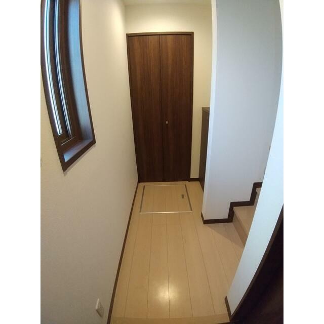(玄関)