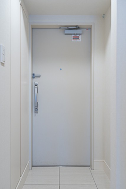 ※写真は同タイプ住戸です。(玄関)